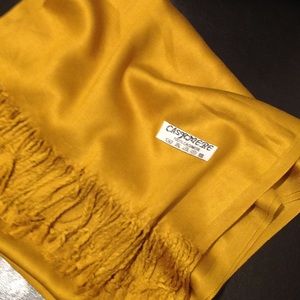 ✨HOST PICK✨💯 Cashmere Wraps/Nursing Cover UP